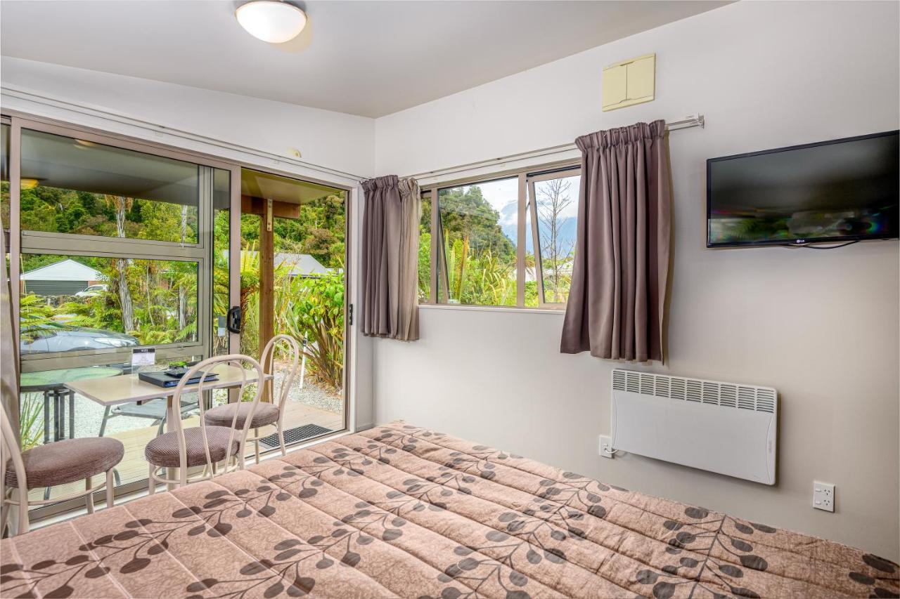10 Cottages Franz Josef Esterno foto